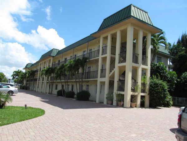 Naples Condo 960887