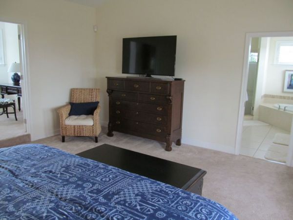 Olde Naples sleeps 10! Private community