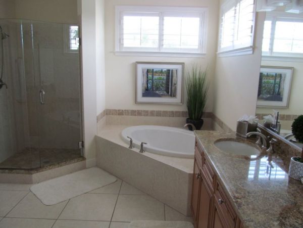 Olde Naples sleeps 10! Private community