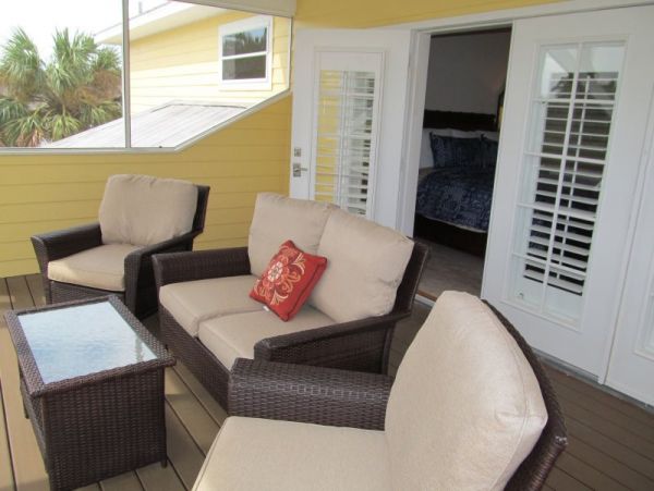 Olde Naples sleeps 10! Private community