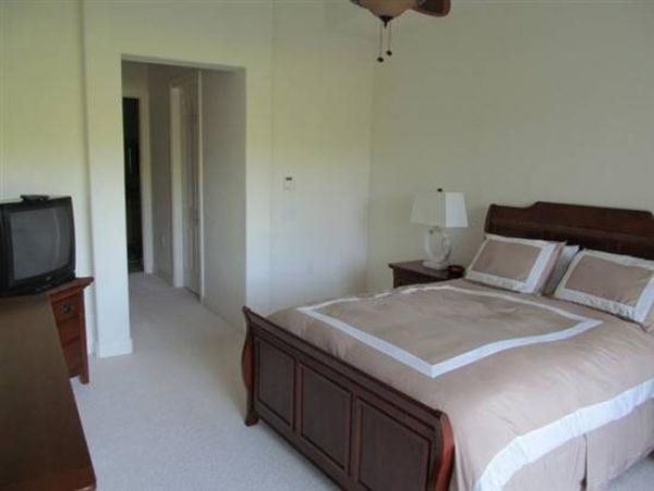 Naples Vacation Home Sleeps 6 Guests