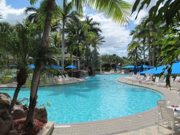 Naples Vacation Home Sleeps 6 Guests