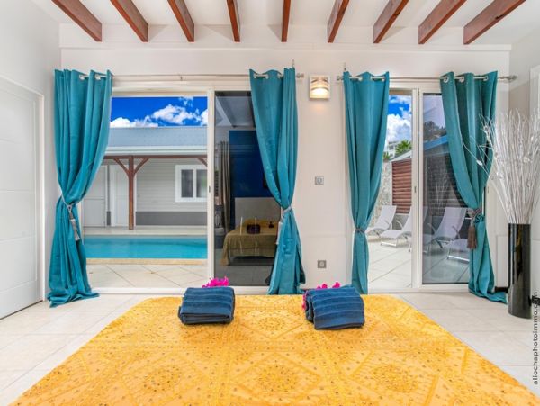Martinique Home 960924
