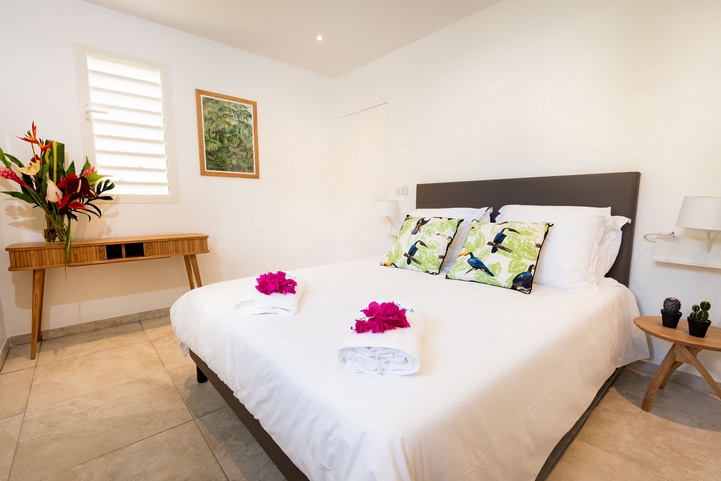 Martinique Home 960926