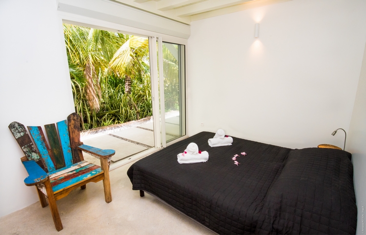 Martinique Home 960930