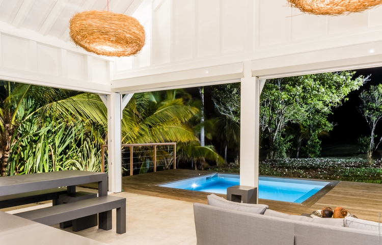 Martinique Home 960930