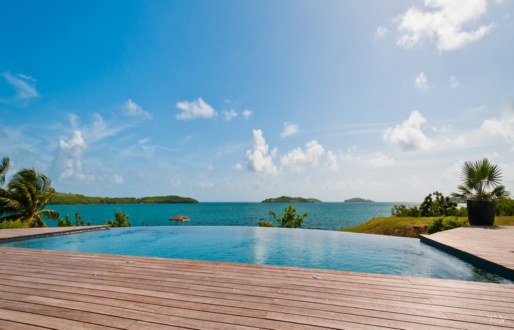 Martinique Home 960935