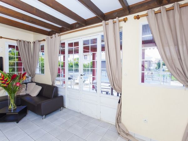 Martinique Home 960940