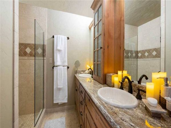 VAIL TOWNHOME SLEEPS 13