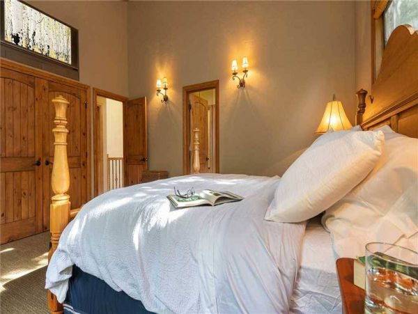 VAIL TOWNHOME SLEEPS 13