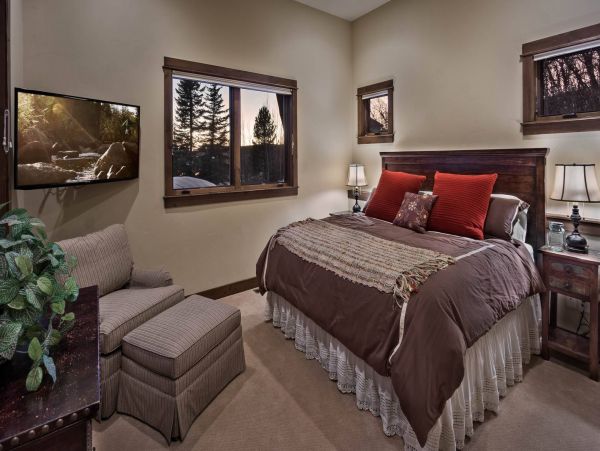 Steamboat Springs 6 Bedroom Home Ski Shuttle