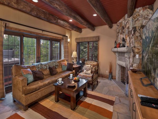 Luxury Villa One Mile to Resort on Shuttle Route