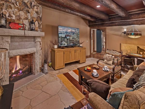 Luxury Villa One Mile to Resort on Shuttle Route