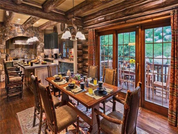 Luxury Villa One Mile to Resort on Shuttle Route