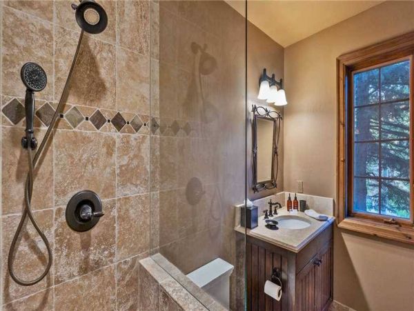 Luxury Villa One Mile to Resort on Shuttle Route
