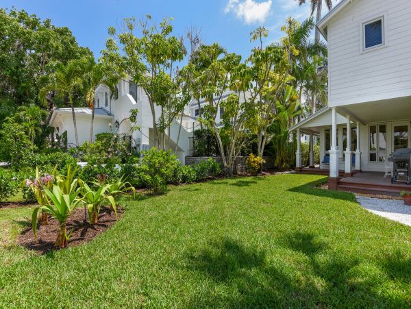 Short Walk to Beach Naples Vacation Home Four Bedroom