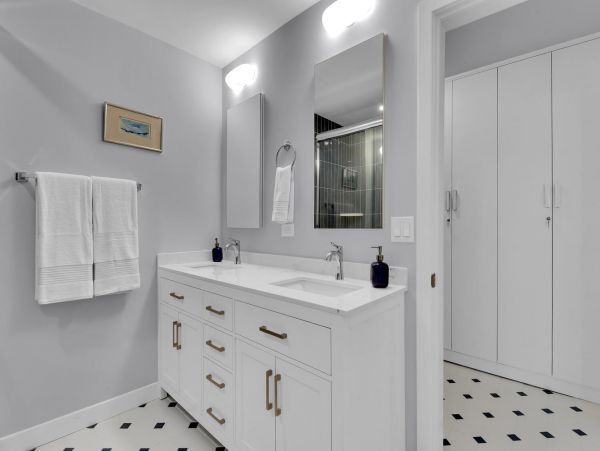 Short Walk to Beach Naples Vacation Home Four Bedroom