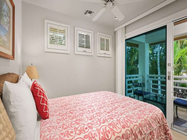 Luxury Kona Vacation Rental  Four Bedroom Vacation Home with Pool & Bay Views