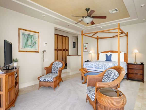 Luxury Kona Vacation Rental  Four Bedroom Vacation Home with Pool & Bay Views