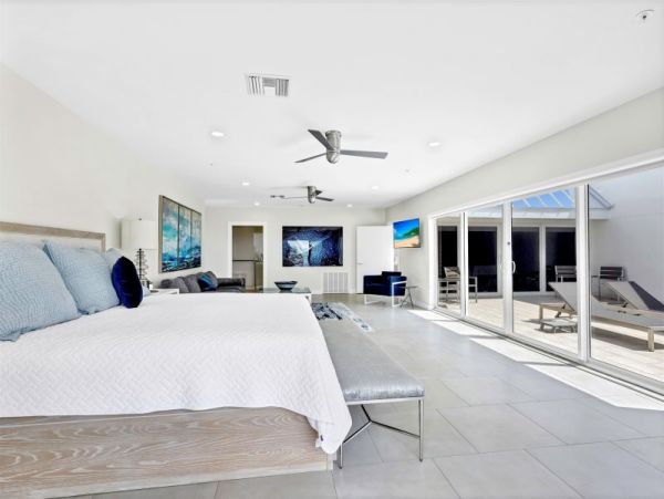 Magical Beachfront 6 Bedroom Mansion
