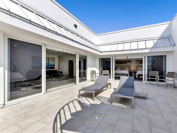 Magical Beachfront 6 Bedroom Mansion