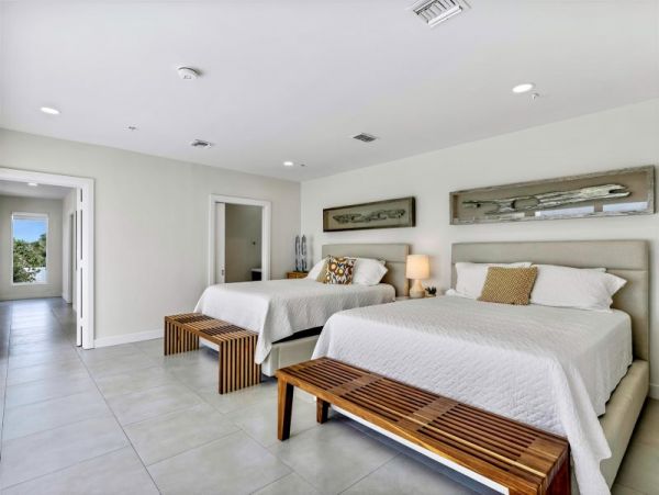 Magical Beachfront 6 Bedroom Mansion