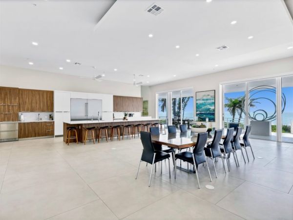 Magical Beachfront 6 Bedroom Mansion