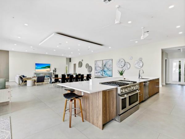 Magical Beachfront 6 Bedroom Mansion