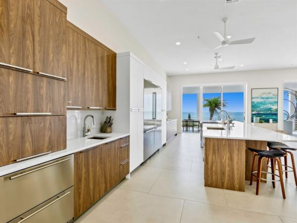 Magical Beachfront 6 Bedroom Mansion