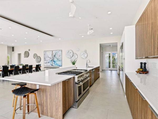 Magical Beachfront 6 Bedroom Mansion