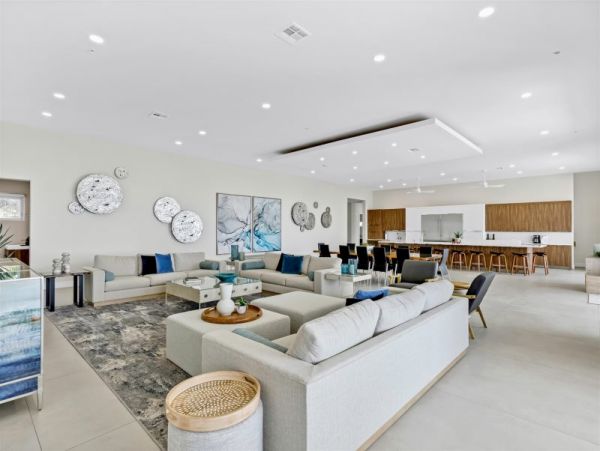 Magical Beachfront 6 Bedroom Mansion