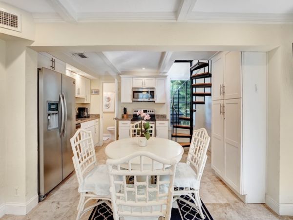 Stunning Two Bedroom Vacation Rental in West Palm Beach