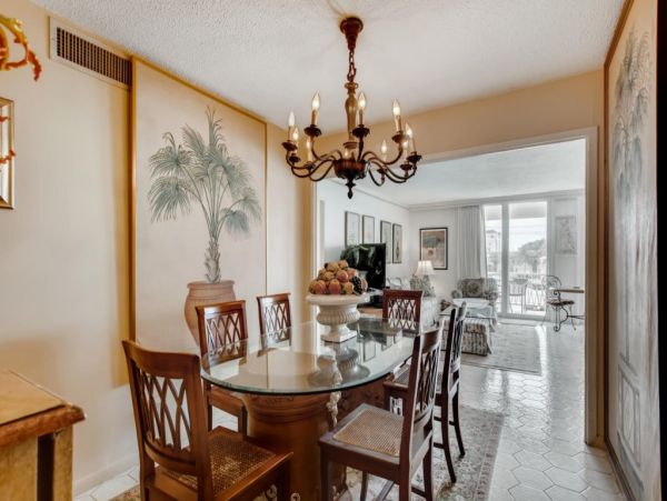 Palm Beach Condo 961019