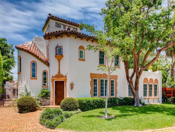West Palm Beach Four Bedroom Vacation Home with Private Pool