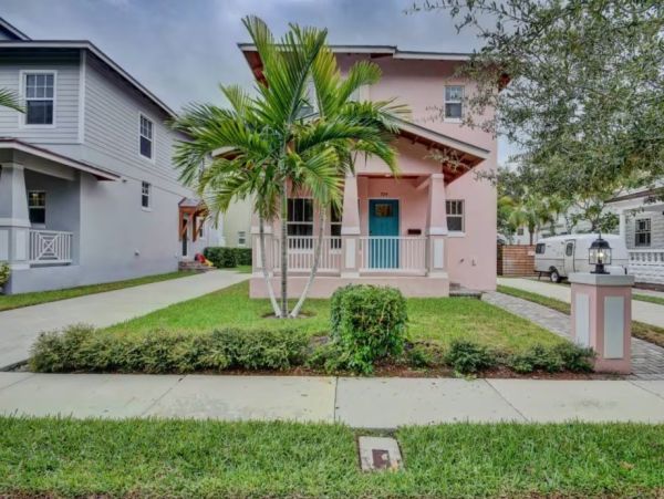 West Palm Beach Luxury Vacation Rental Home - Florida Historic District Vacation Rental