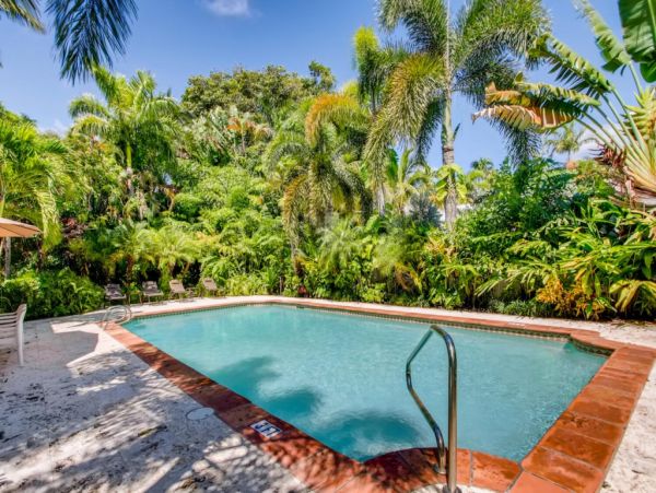 West Palm Beach luxury Main House & Separate Apartment