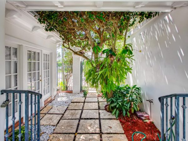 West Palm Beach luxury Main House & Separate Apartment