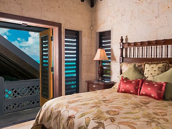 On Beach Turks and Caicos Vacation Luxury Home