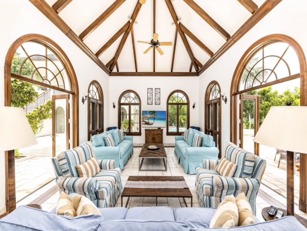 Beachfront Villa Splendid 6 Bedroom Ultra Luxury