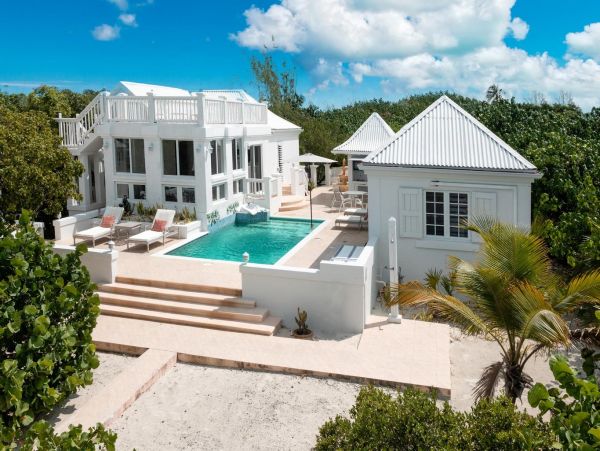 Taylor Bay Beach House with Private Pool