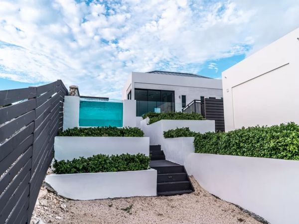 Long Bay Hills Vacation Home Two Bedroom with Pool.