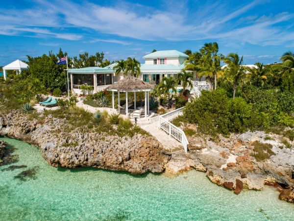 Three bedroom Oceanfront Villa