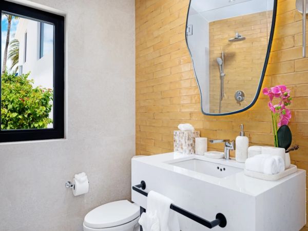 Luxury Taylor Bay Beach Villa Rental - Providenciales Vacation Home