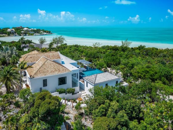 Luxury Taylor Bay Beach Villa Rental - Providenciales Vacation Home