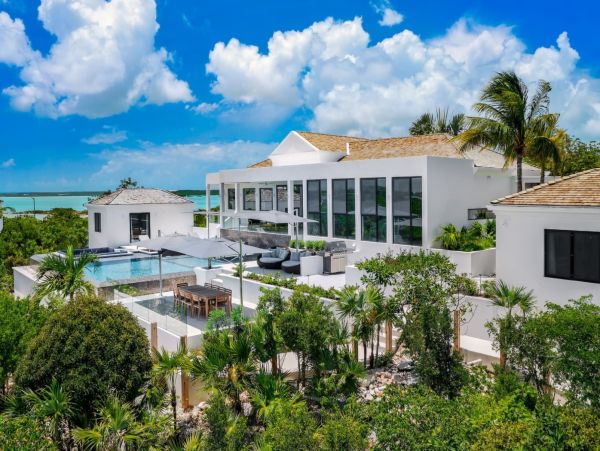 Luxury Taylor Bay Beach Villa Rental - Providenciales Vacation Home