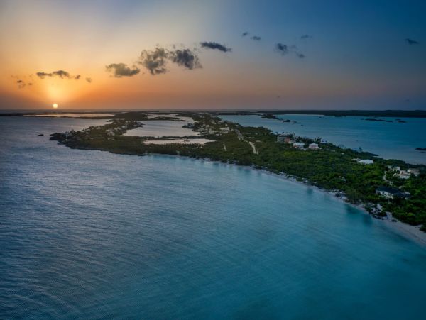 Luxury Taylor Bay Beach Villa Rental - Providenciales Vacation Home