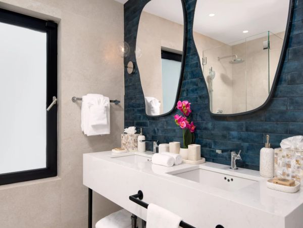 Luxury Taylor Bay Beach Villa Rental - Providenciales Vacation Home