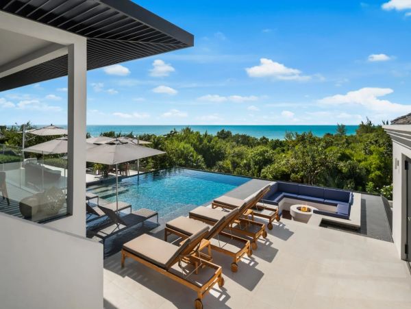 Luxury Taylor Bay Beach Villa Rental - Providenciales Vacation Home