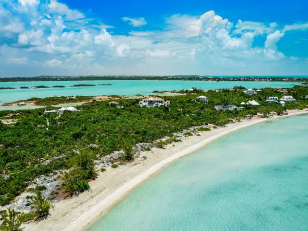 Luxury Taylor Bay Beach Villa Rental - Providenciales Vacation Home