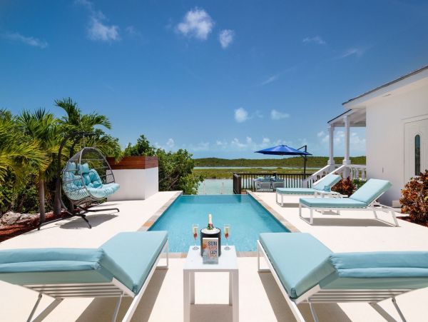 Beautiful Two Bedroom on the South of the Island!